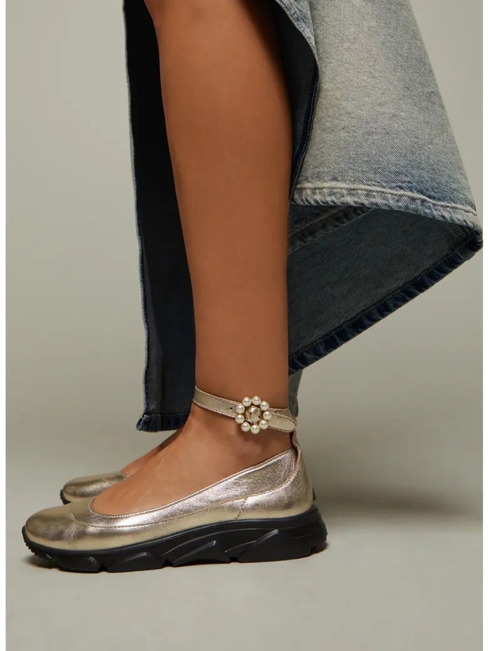 FREE PEOPLE Adventure Ballet Sneaker Champagne Metallic Sz 7